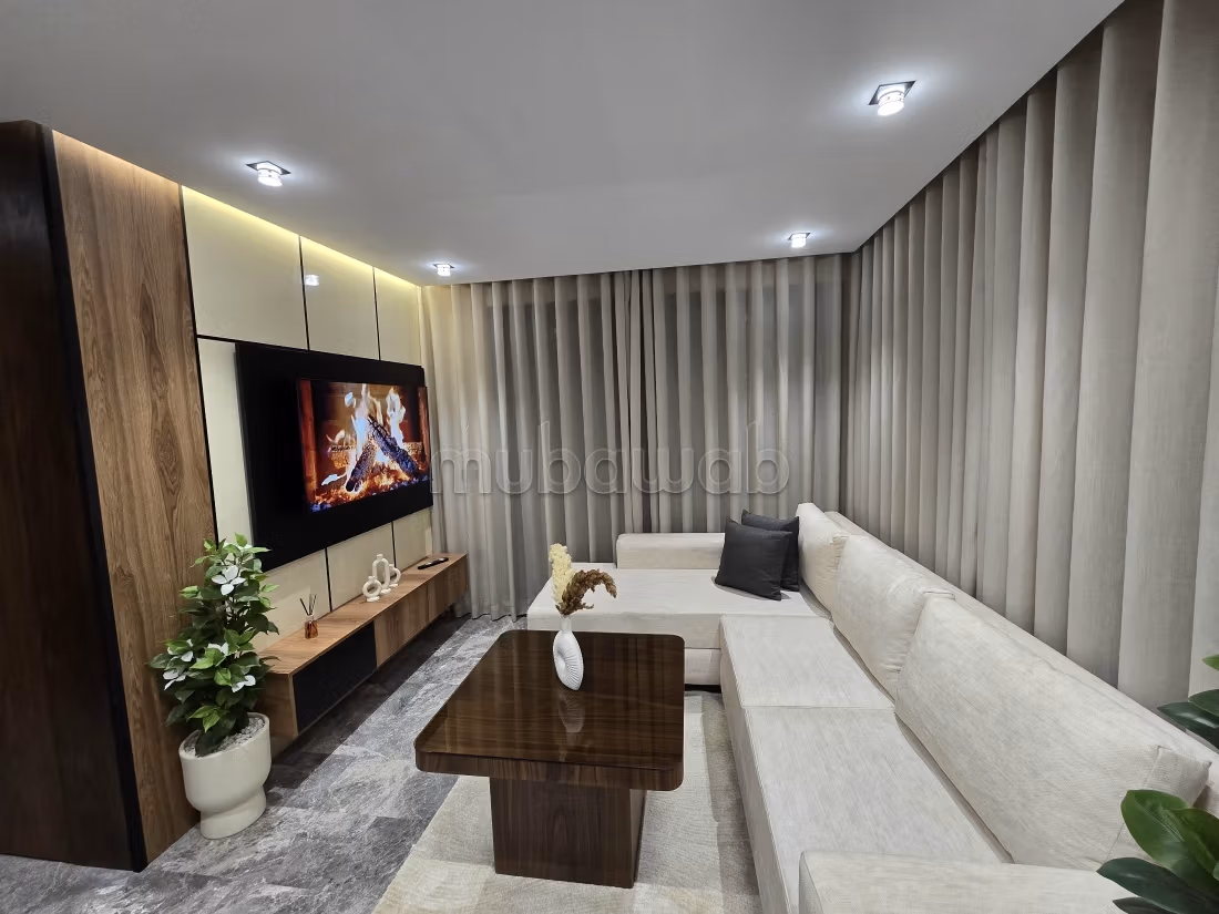 Appartamento in affitto a Oasis. 2 locali spaziosi. Con garage e ascensore.