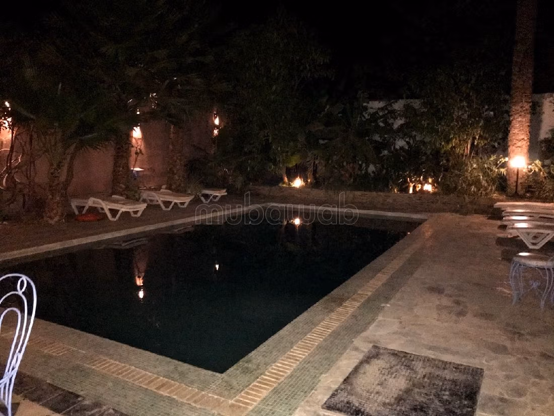 Acquista il tuo riad a Assarag. Superficie 1000 m². ammobiliato. 