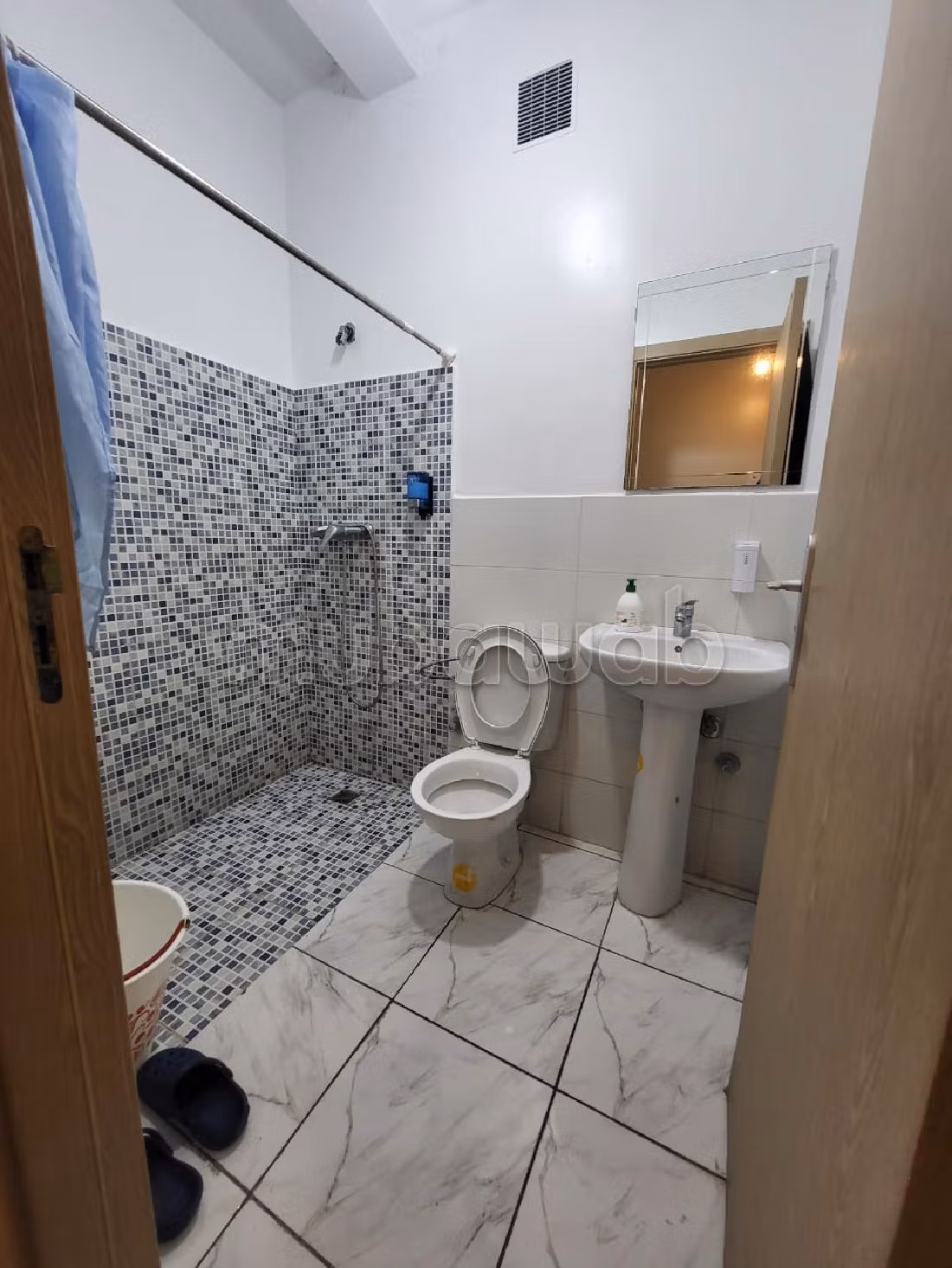 شقة للشراء بمدينة الرحمة. 2 قطع كبيرة. مفروشة