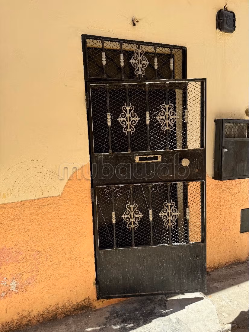 Magnífica casa en venta. 6 bonitas habitaciones. Balcón