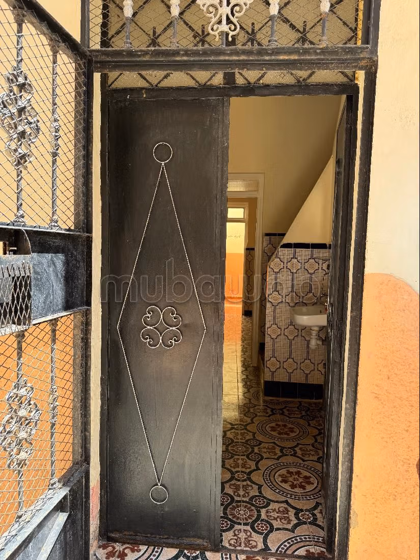 Magnífica casa en venta. 6 bonitas habitaciones. Balcón