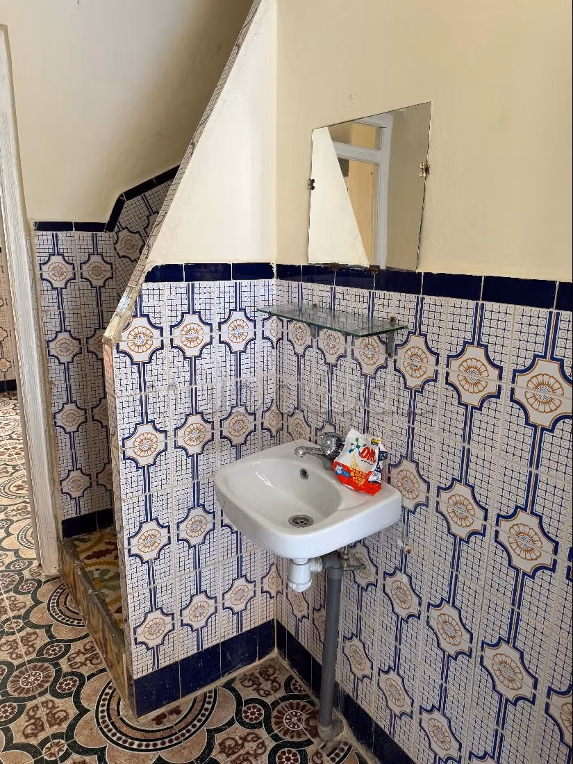 Magnífica casa en venta. 6 bonitas habitaciones. Balcón