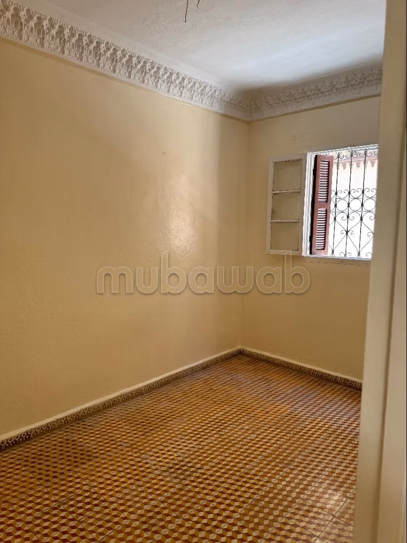 Magnífica casa en venta. 6 bonitas habitaciones. Balcón