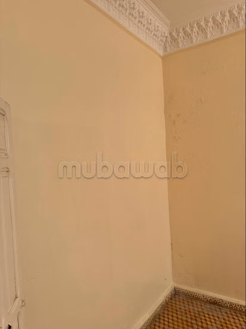 Magnífica casa en venta. 6 bonitas habitaciones. Balcón