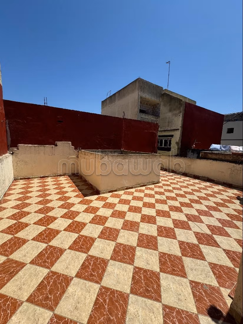 Magnífica casa en venta. 6 bonitas habitaciones. Balcón