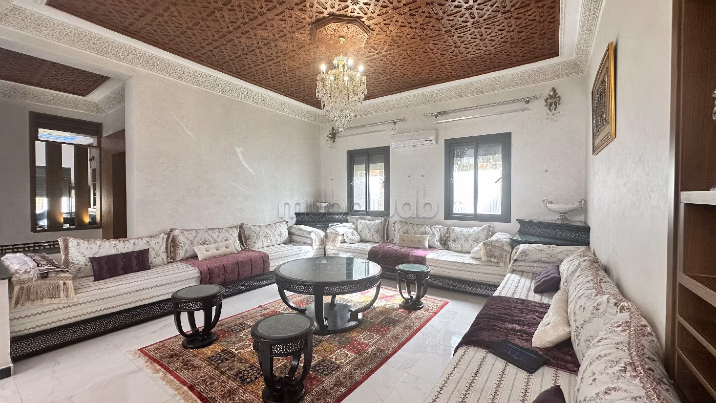 Magnificent villa for sale in Route de l'Ourika. Area 440 m². Cellar, Large terrace. 