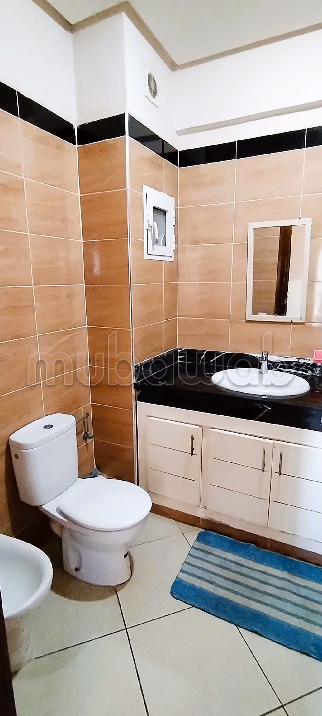 Find an apartment to buy in Hay El Menzah. Dimension 104 m². Furnished. 