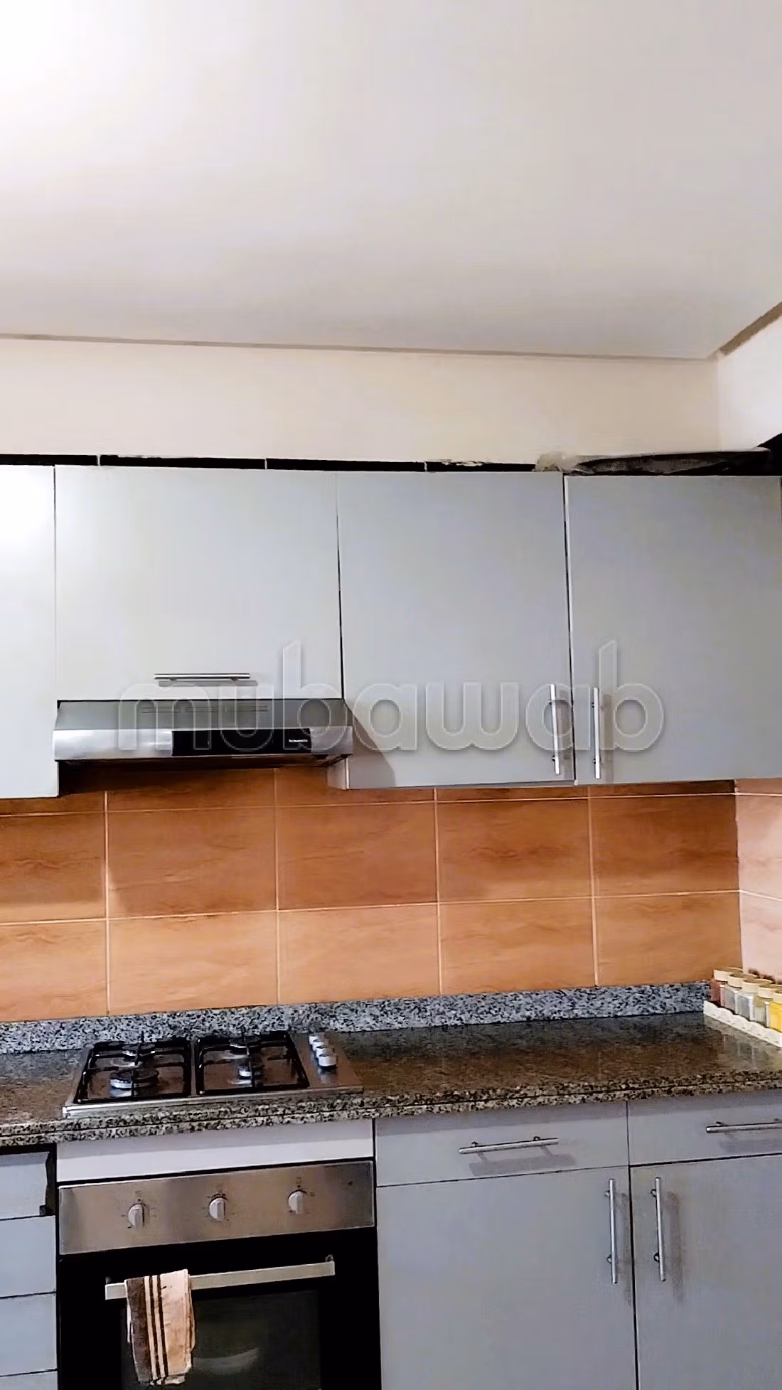 Find an apartment to buy in Hay El Menzah. Dimension 104 m². Furnished. 