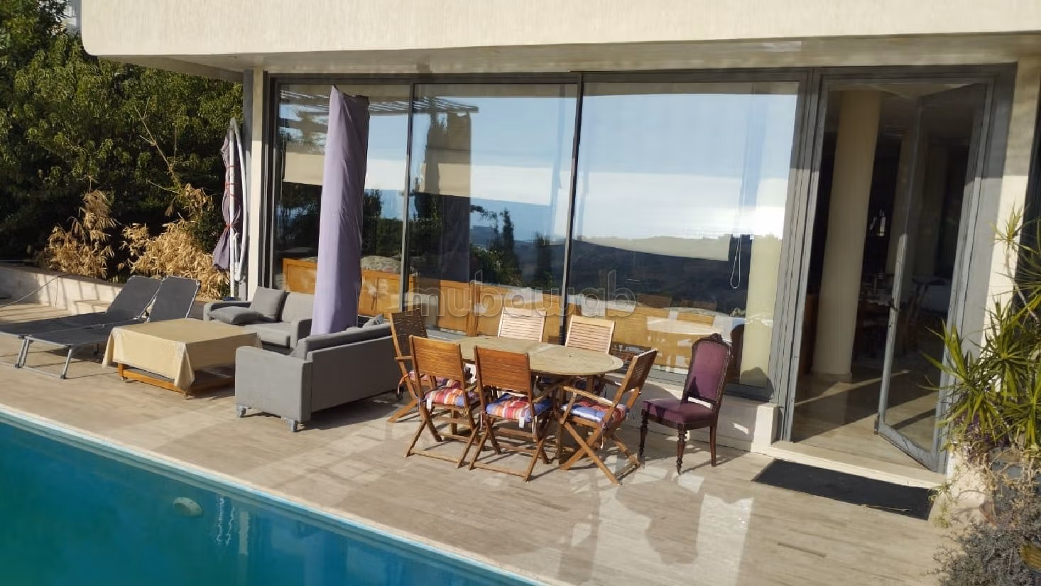 Luxury Villa for sale in Manar. Surface area 1700 m². Double glazed windows and sea view. 