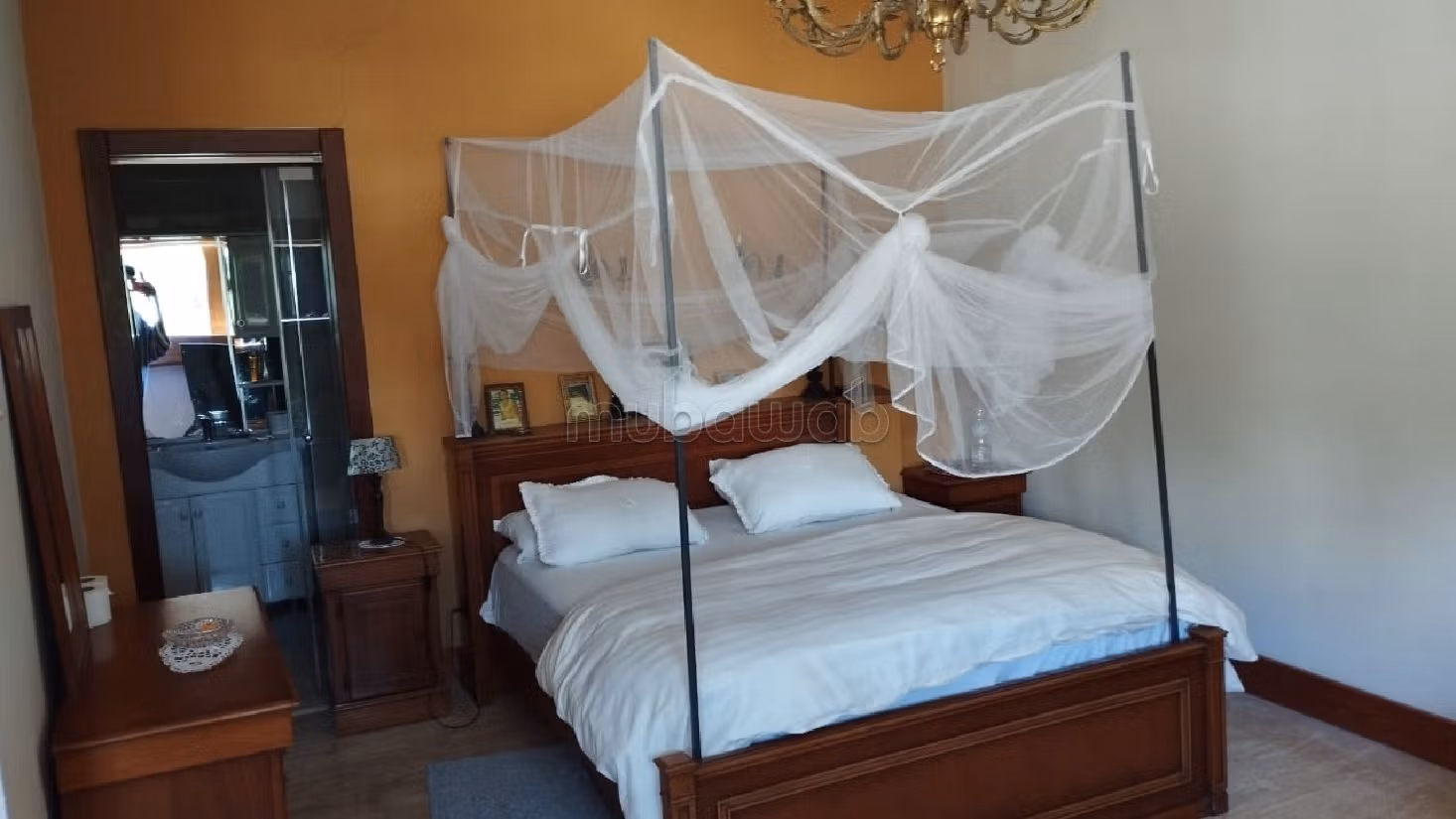 Luxury Villa for sale in Manar. Surface area 1700 m². Double glazed windows and sea view. 