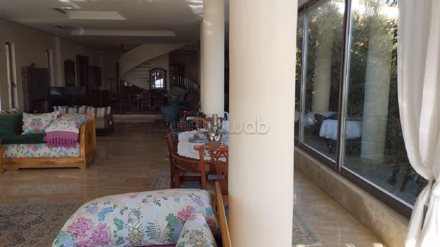 Luxury Villa for sale in Manar. Surface area 1700 m². Double glazed windows and sea view. 