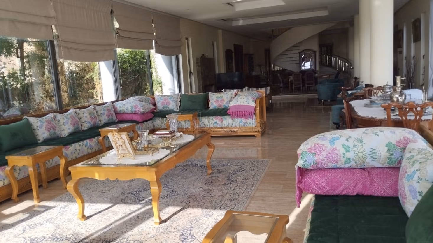 Luxury Villa for sale in Manar. Surface area 1700 m². Double glazed windows and sea view. 