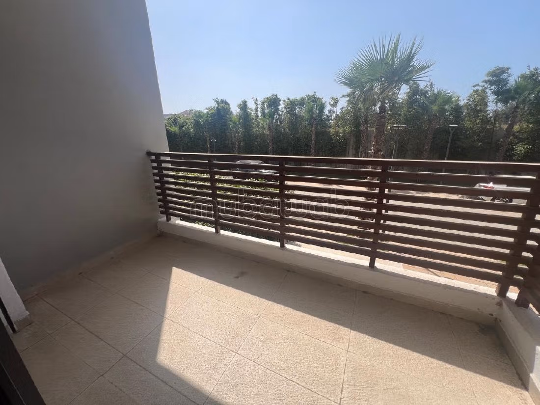 Great apartment for rent in Ville Verte. 3 lovely rooms. Usable fireplace, caretaker service. 