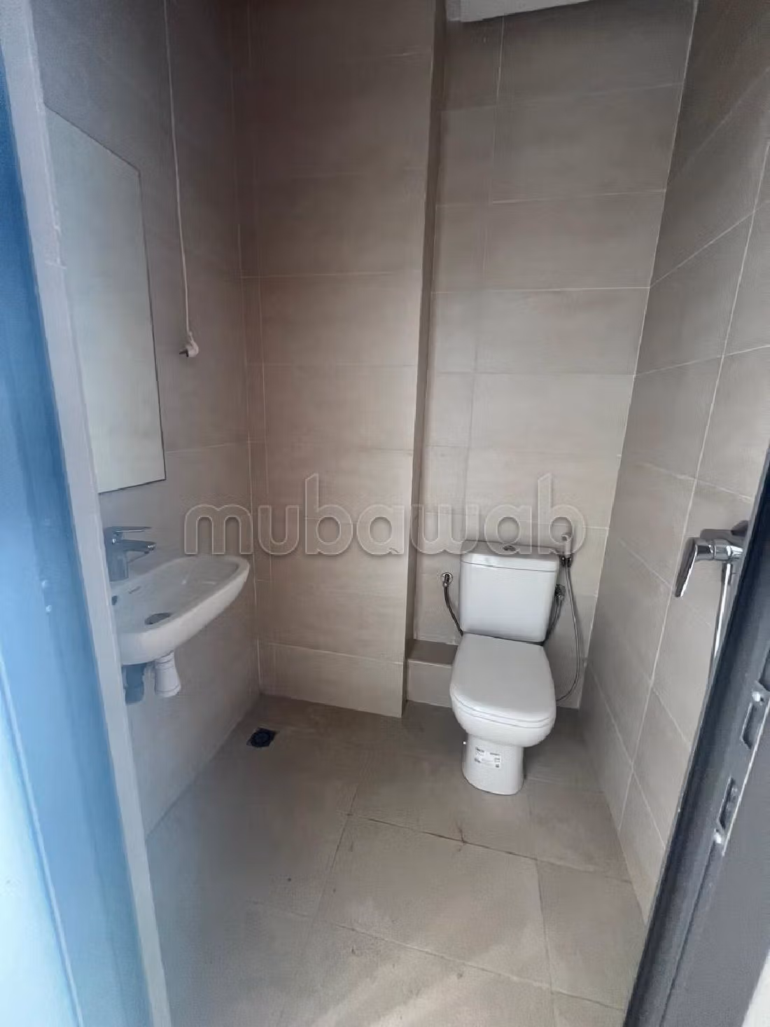 Great apartment for rent in Ville Verte. 3 lovely rooms. Usable fireplace, caretaker service. 