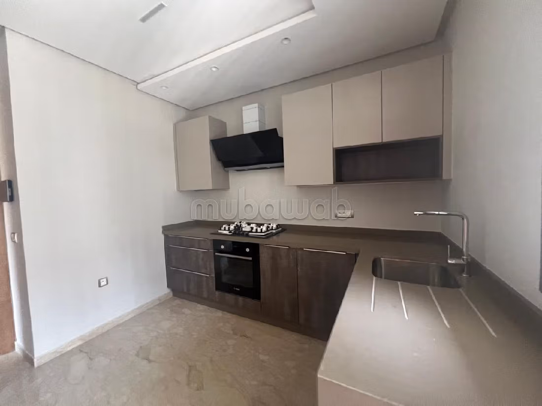 Great apartment for rent in Ville Verte. 3 lovely rooms. Usable fireplace, caretaker service. 