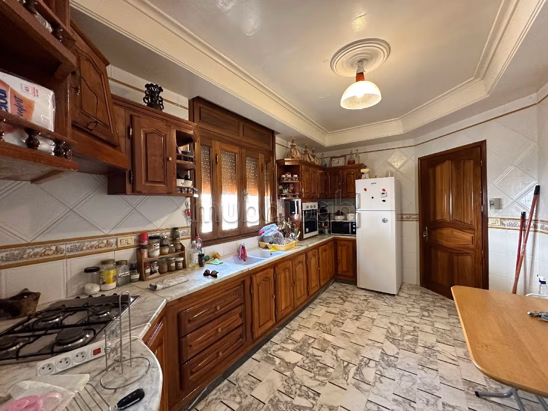 Maestosa residenza di lusso in affitto a Cité Ennasr 1.5 camere. Ammobiliato