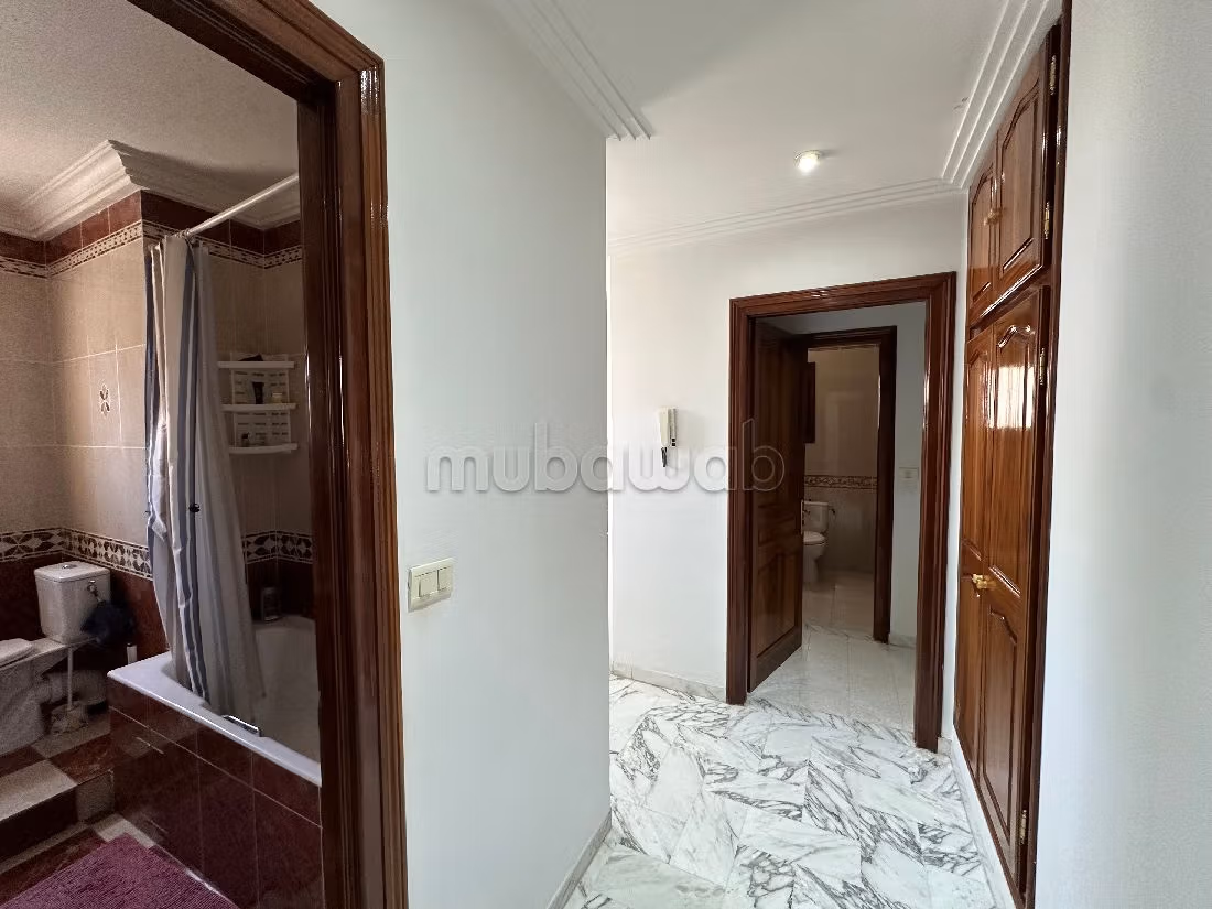 Maestosa residenza di lusso in affitto a Cité Ennasr 1.5 camere. Ammobiliato