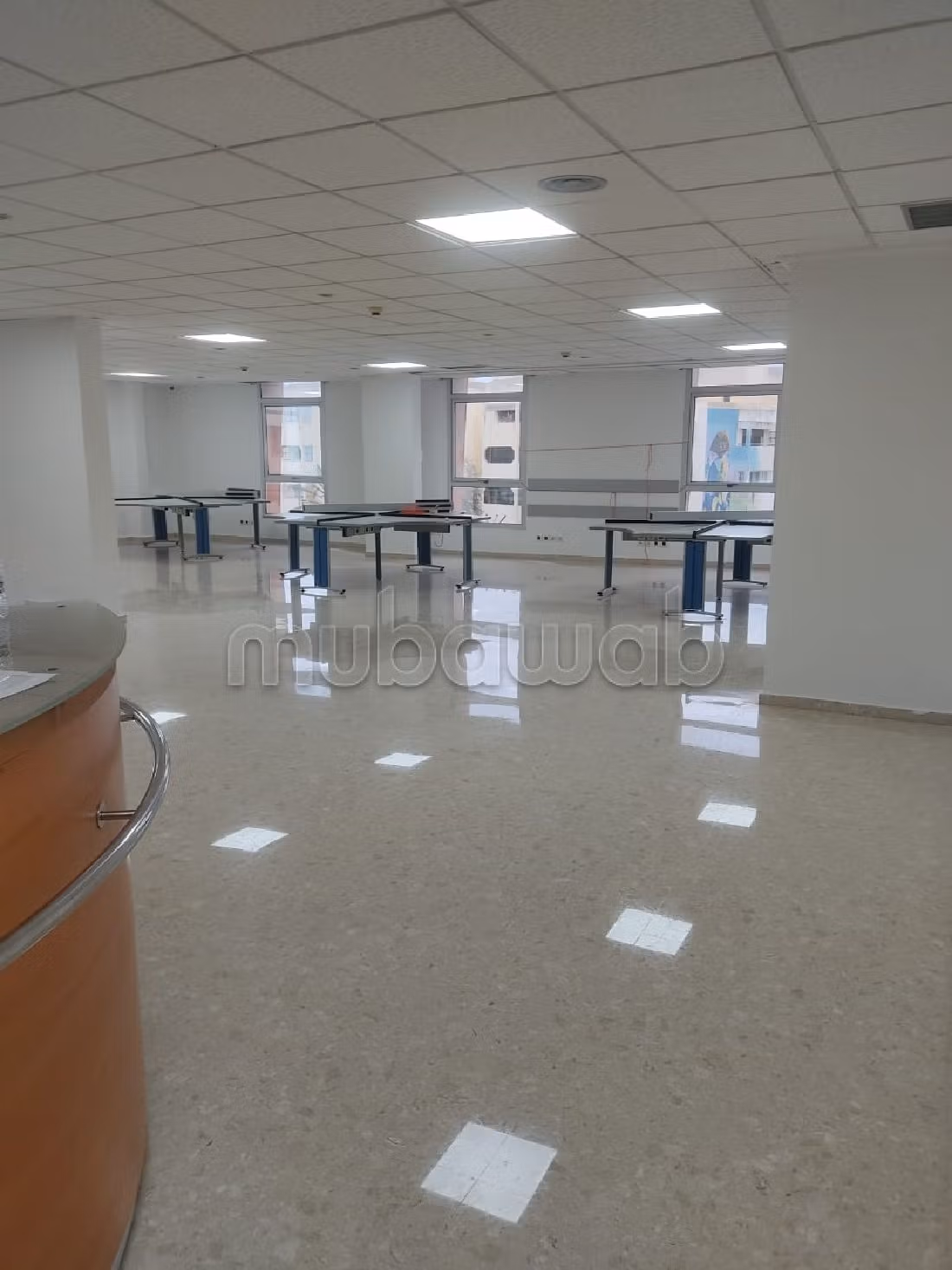 Offices for rent in Beauséjour. Small area 151 m². caretaker available, air conditioning system. 