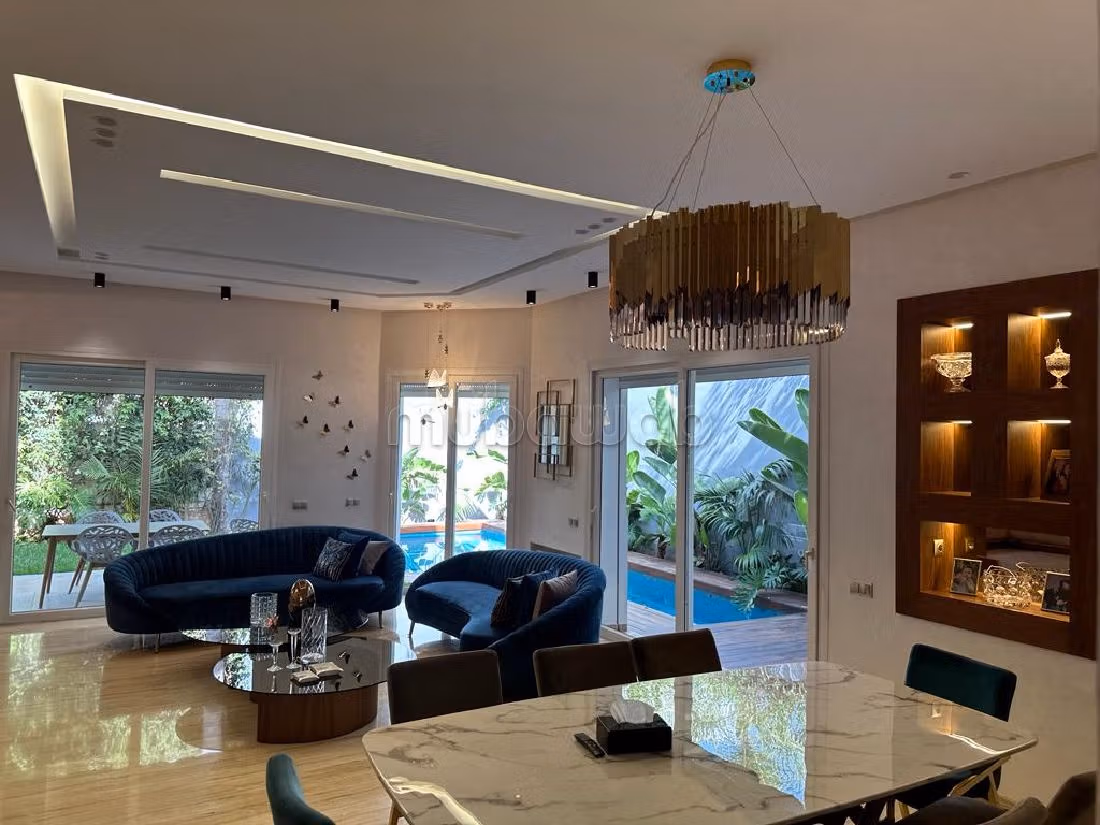 Villa rénovée à vendre en résidence fermée à casa