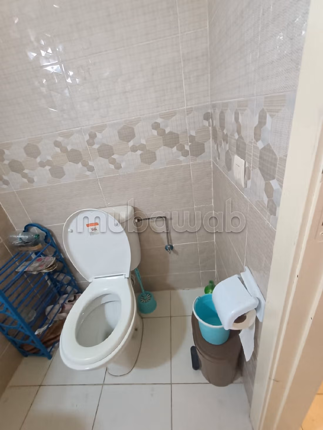 Busca pisos en venta. Area 65 m². Puerta blindada, salón tradicional marroquí. 