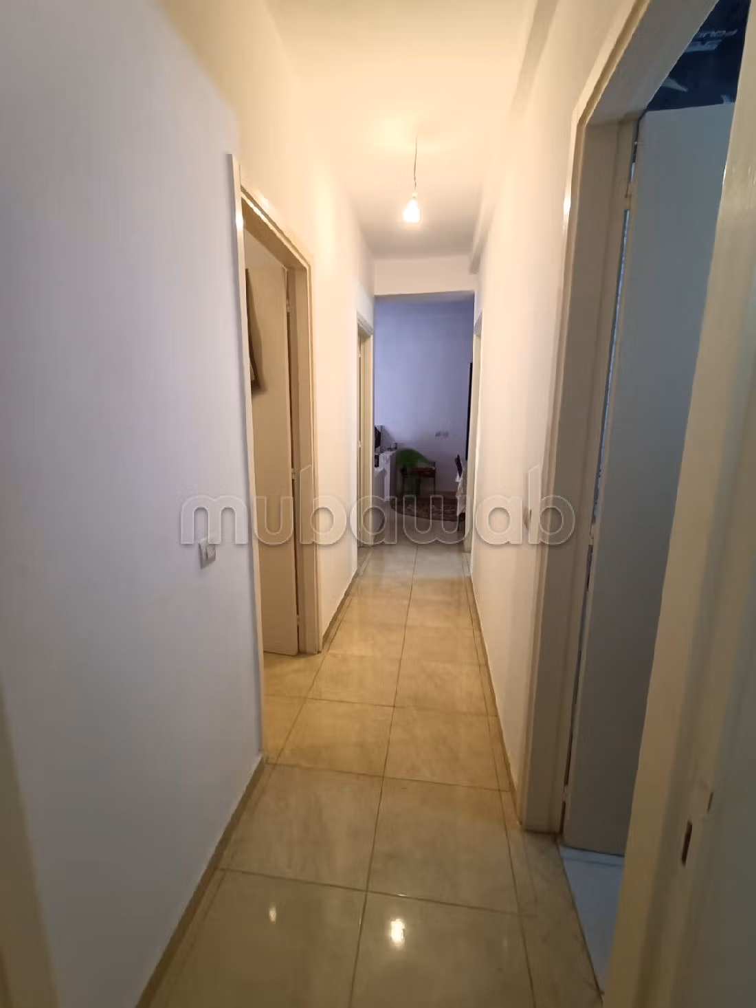 Busca pisos en venta. Area 65 m². Puerta blindada, salón tradicional marroquí. 
