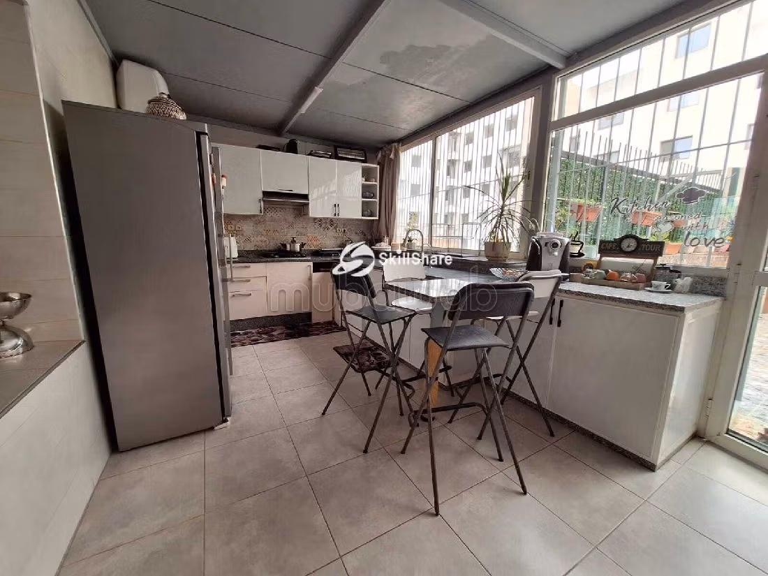 Appartement 214 m² Domotisé à Vendre Belvédère