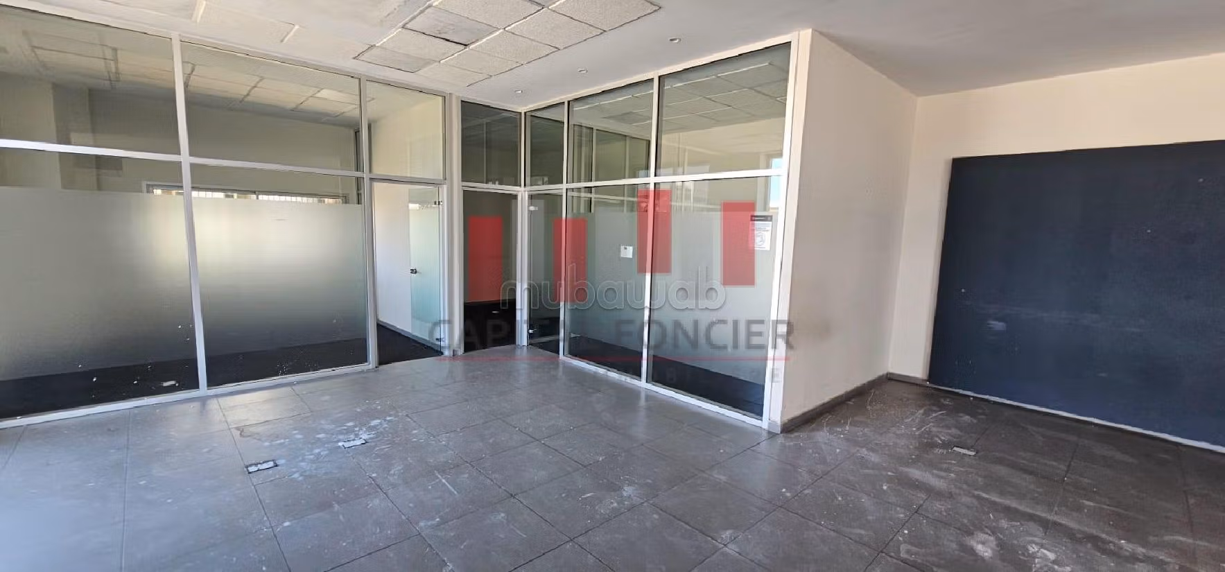 Unité industrielle showroom en plein Bld mly ismail ain sebaa de 9200 m de surface a la location idéal pour un concessionaire ou showroom