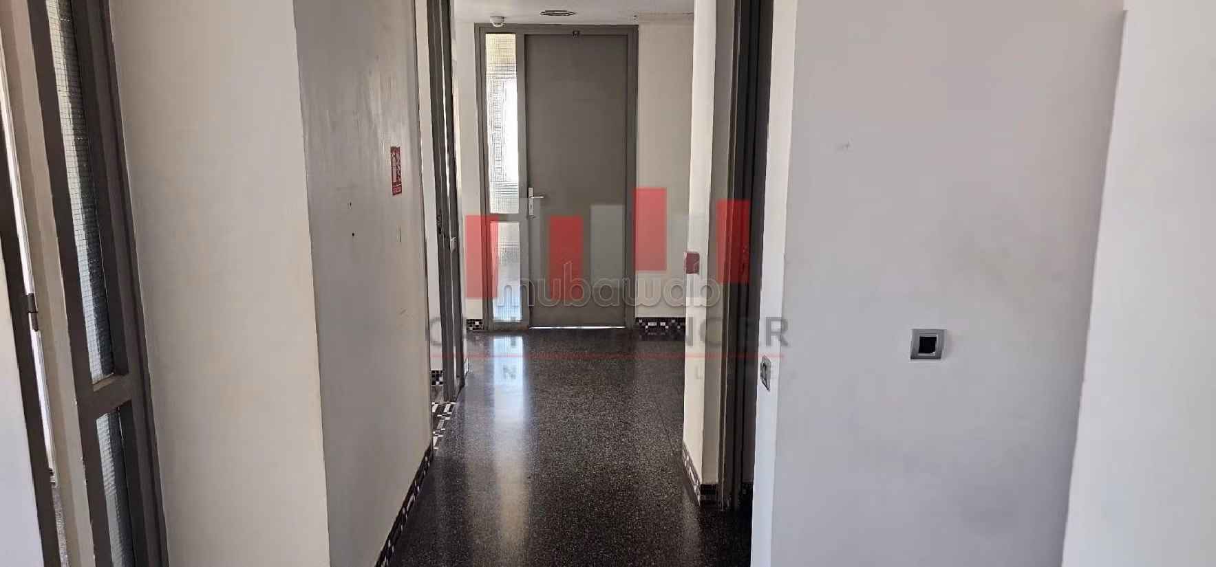 Unité industrielle showroom en plein Bld mly ismail ain sebaa de 9200 m de surface a la location idéal pour un concessionaire ou showroom