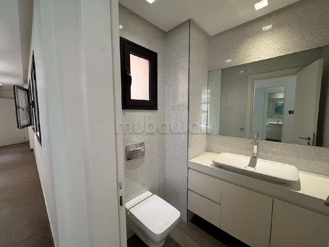 Beautiful apartment for sale in Hivernage. 6 large rooms. With lift and terrace. 