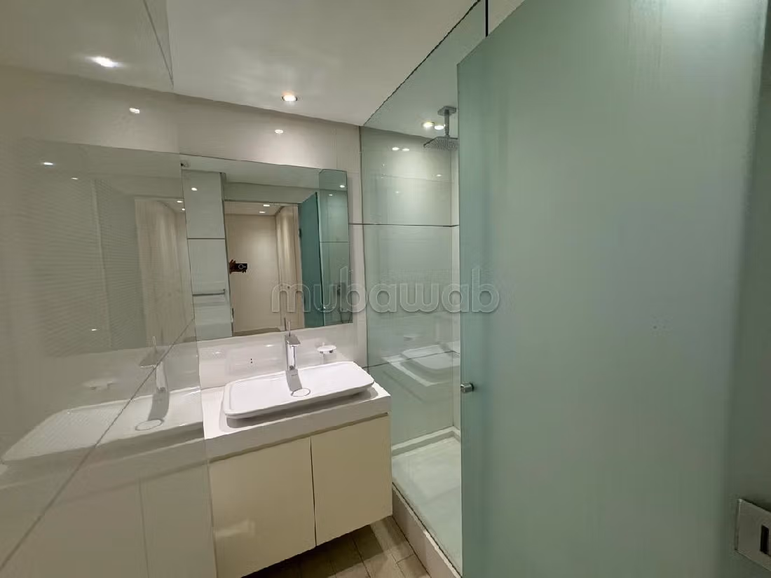 Beautiful apartment for sale in Hivernage. 6 large rooms. With lift and terrace. 