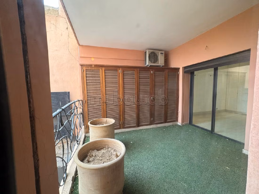 Beautiful apartment for sale in Hivernage. 6 large rooms. With lift and terrace. 