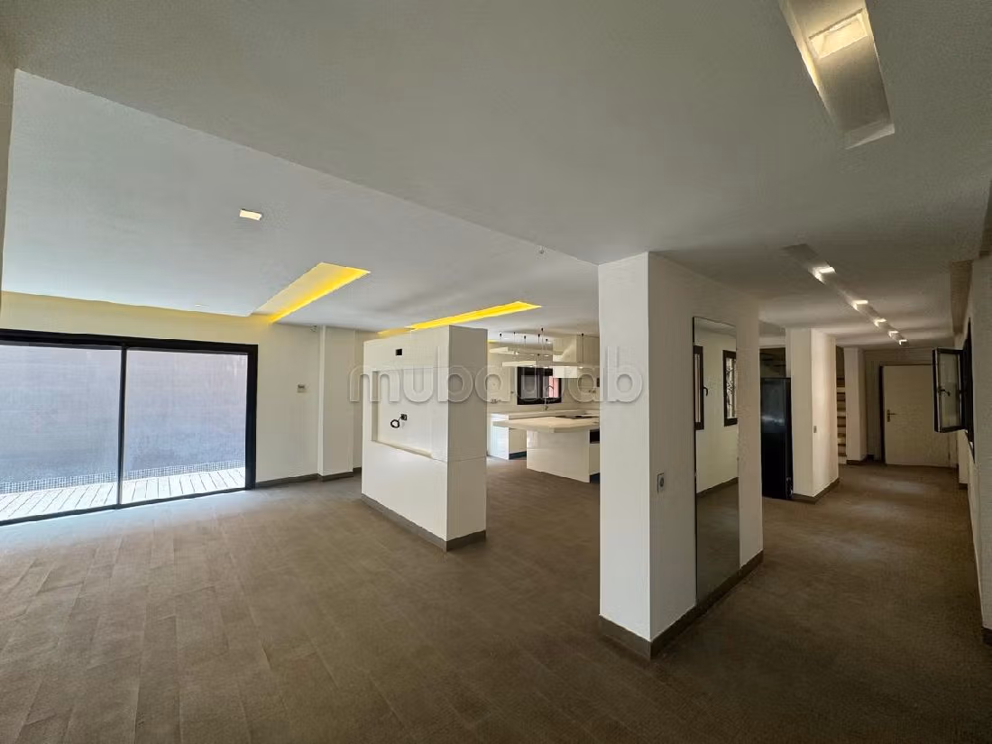 Beautiful apartment for sale in Hivernage. 6 large rooms. With lift and terrace. 