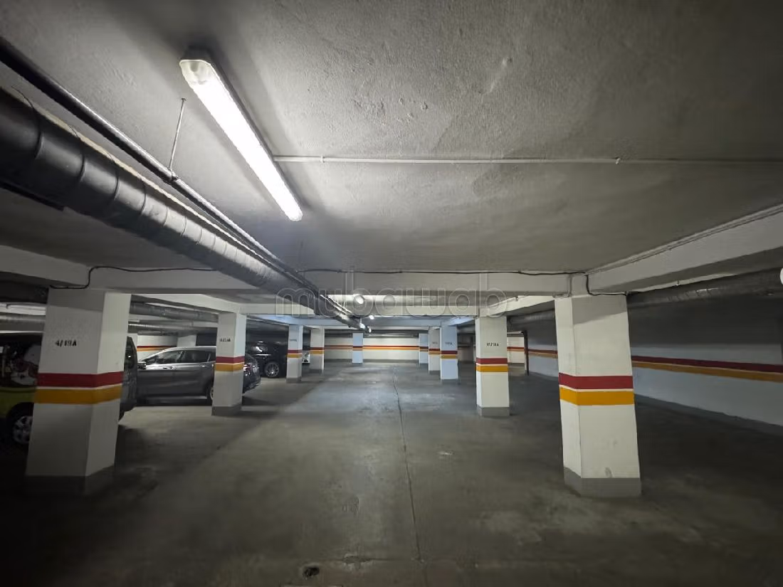 Beautiful apartment for sale in Hivernage. 6 large rooms. With lift and terrace. 