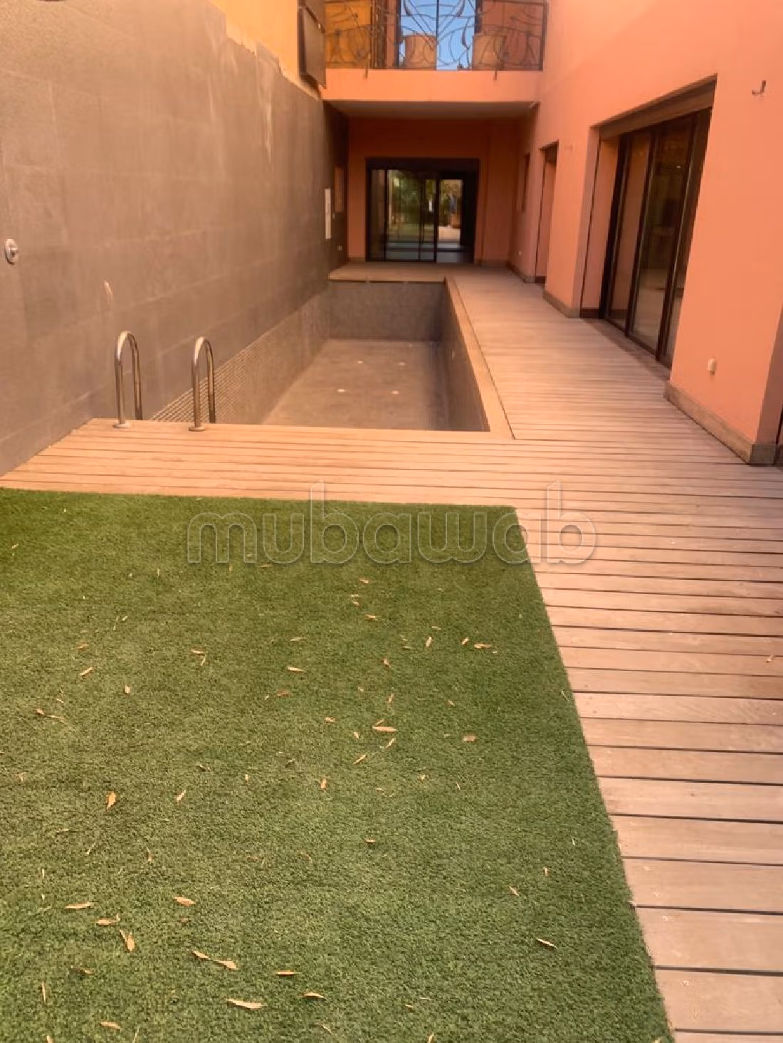 Beautiful apartment for sale in Hivernage. 6 large rooms. With lift and terrace. 