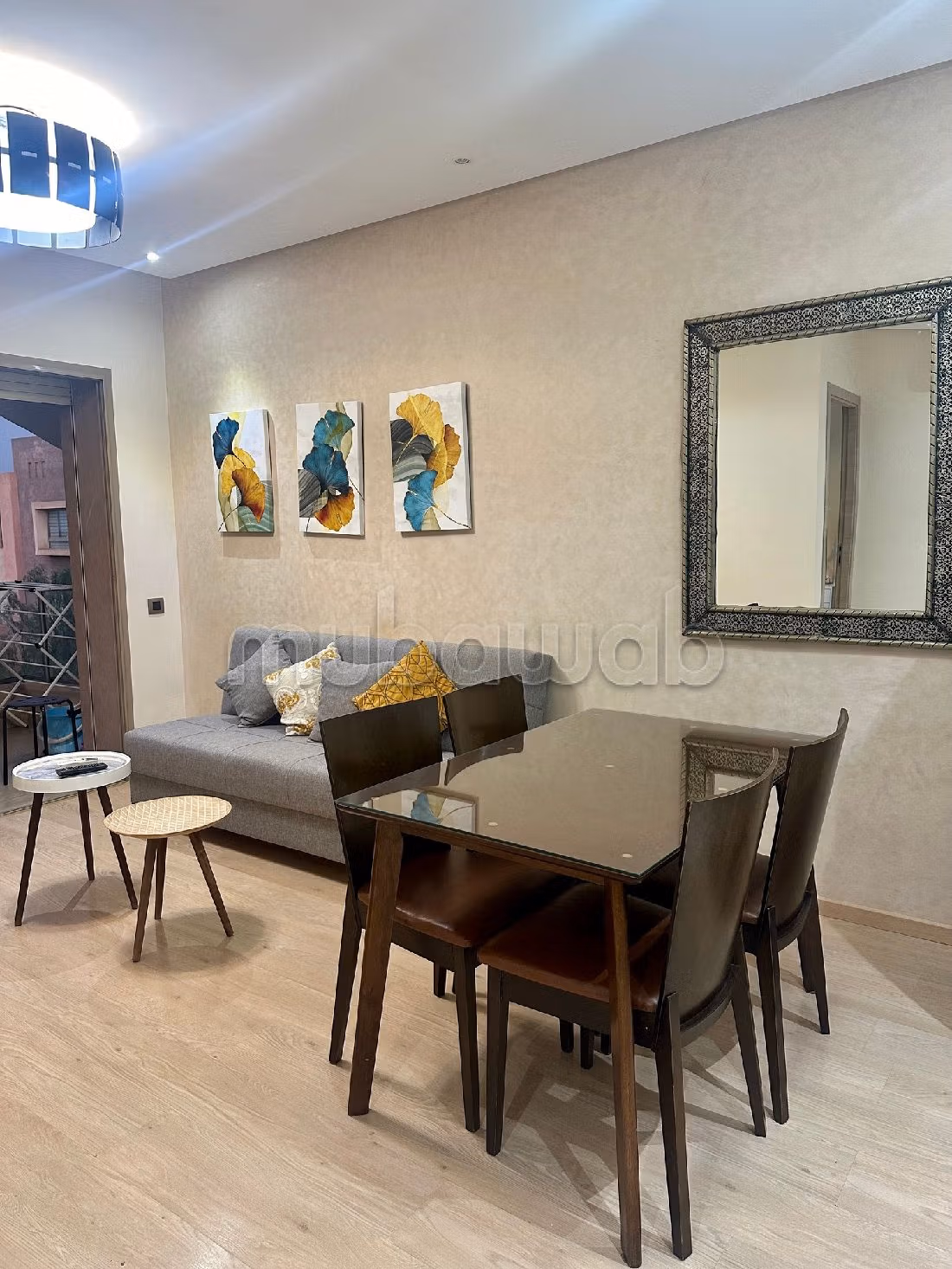Pisos en alquiler en Boulevard Med 6. Dimensión 55 m². Excepcional vista a la montaña, calefacción central. 