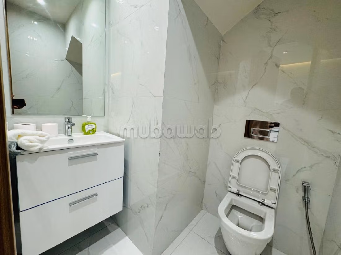 Affitto di un bellissimo appartamento a Anfa. 4 ampi locali. Ammobiliato