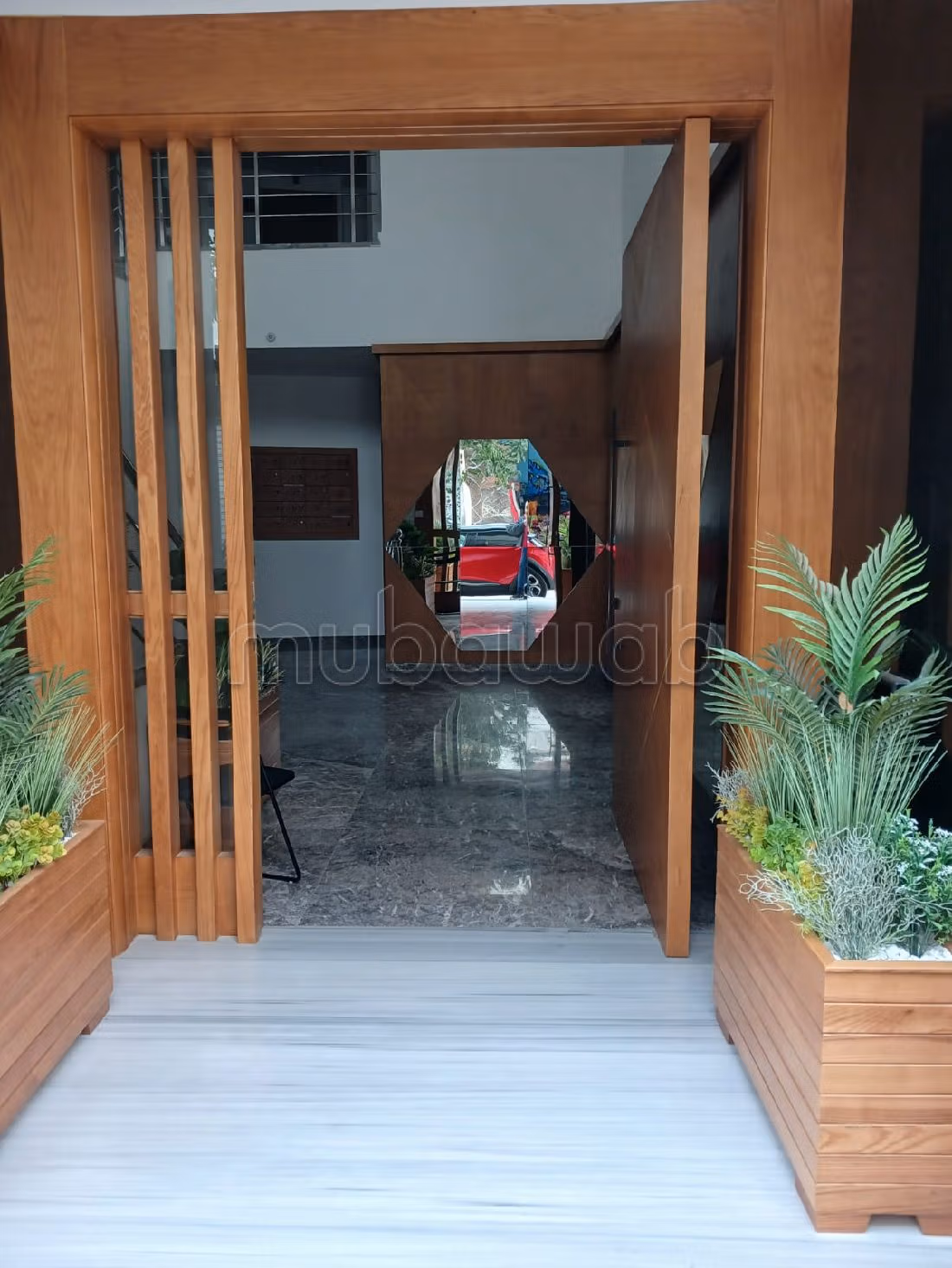 Nu huren: commercieel vastgoed. Totale oppervlakte 81 m². 