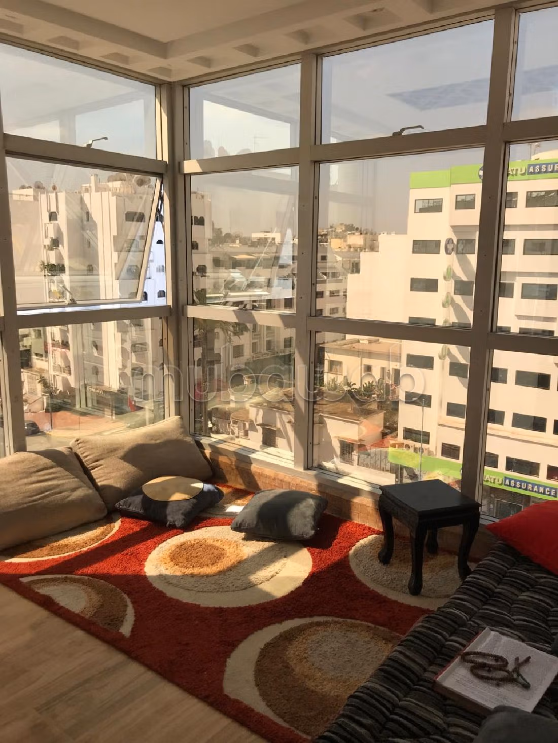 Appartementen om te kopen in Maârif. 4 Slaapkamers. Marokkaanse woonkamer, beveiligingsyssteem. 