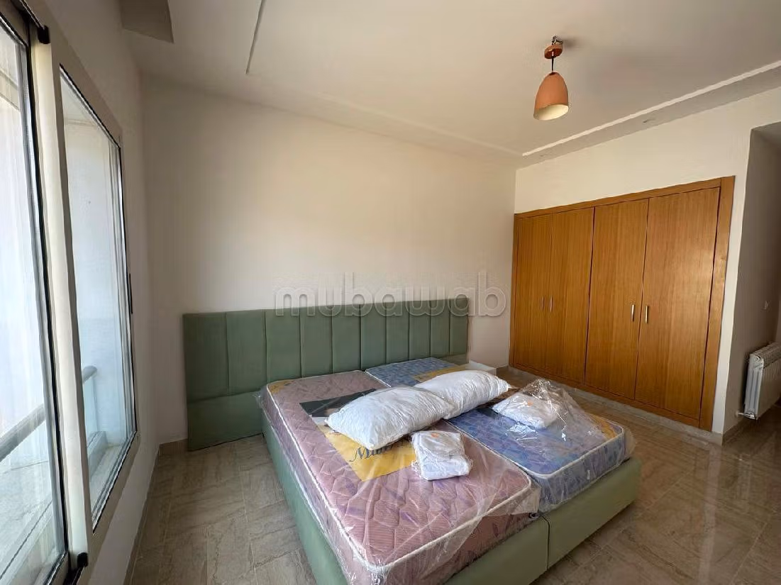 شقة للإيجار ب ضفاف البحيرة 2. المساحة 135 م². مفروشة. 