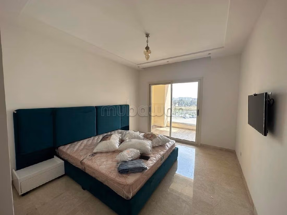 شقة للإيجار ب ضفاف البحيرة 2. المساحة 135 م². مفروشة. 