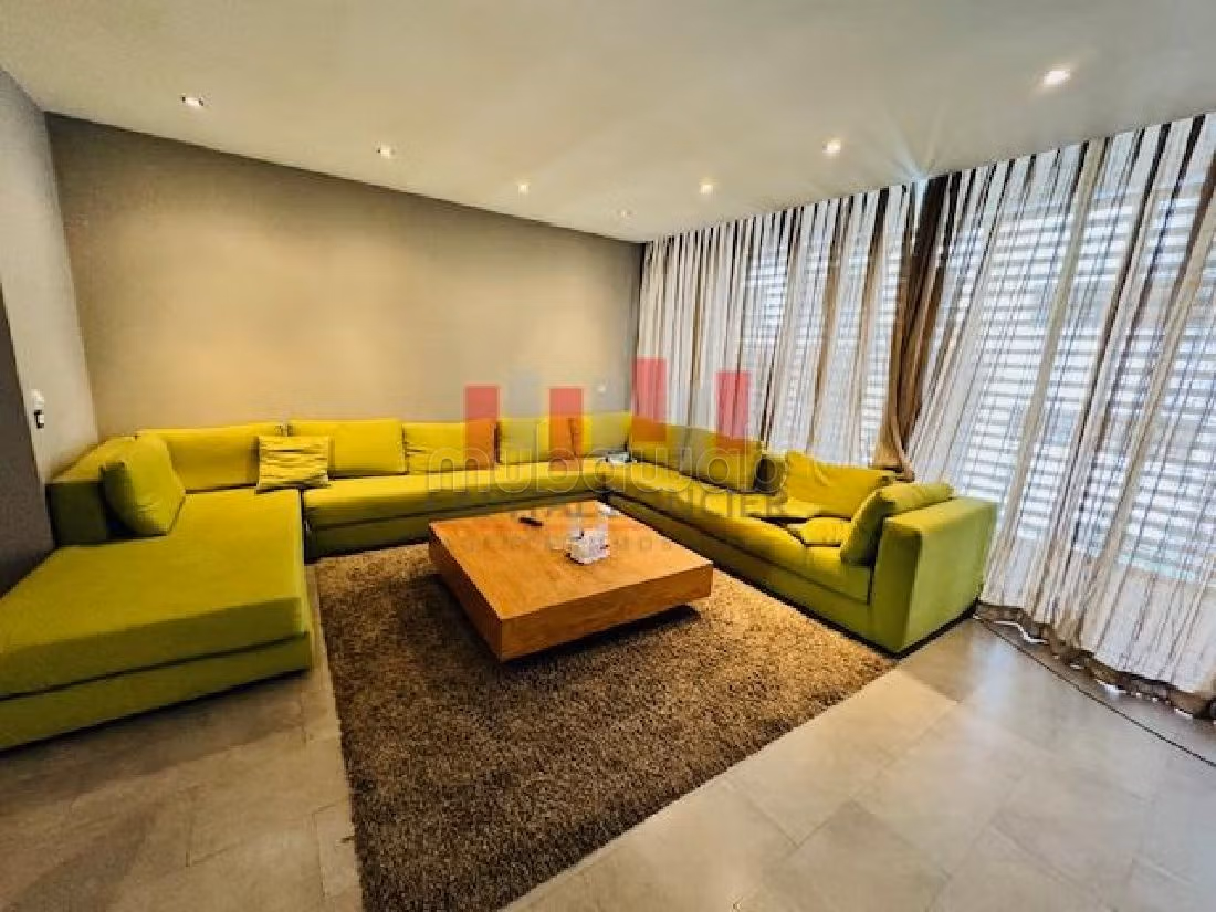 Koopappartementen in Gauthier. Oppervlakte 136 m². Lift en terras