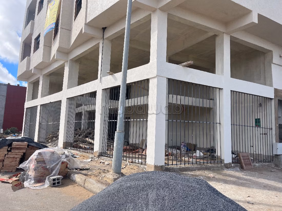 Locale commerciale da comprare a Mohamadia. Superficie di 196 m². 