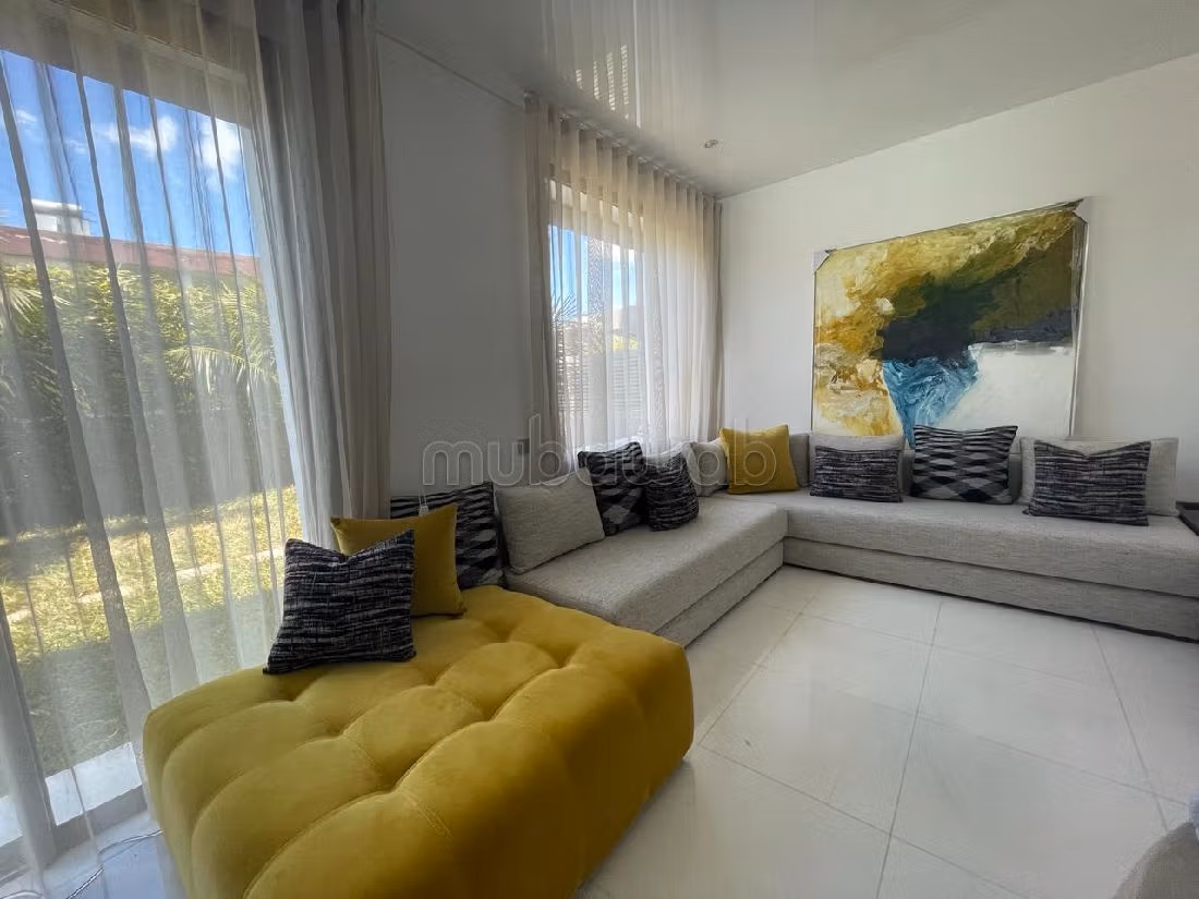 منزل ممتاز للبيع ب المدينة الخضراء. 3 غرف رائعة. مفروشة. 