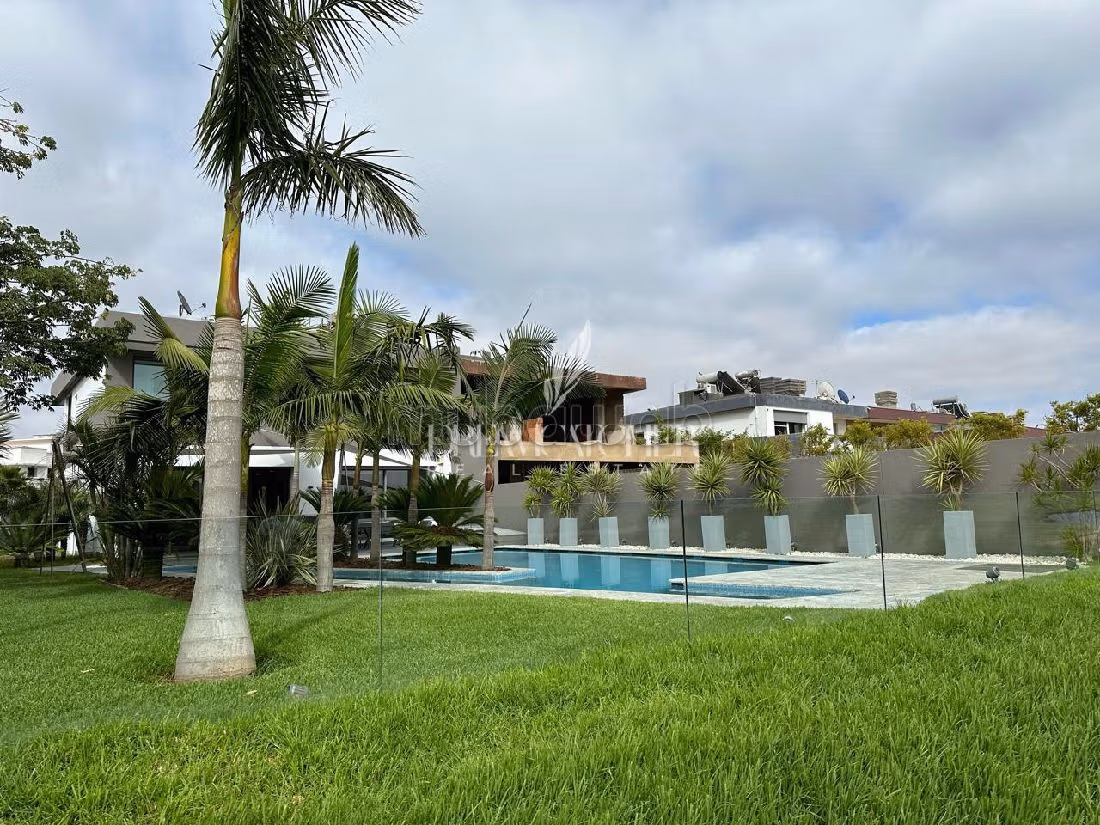 منزل ممتاز للبيع ب المدينة الخضراء. 3 غرف رائعة. مفروشة. 