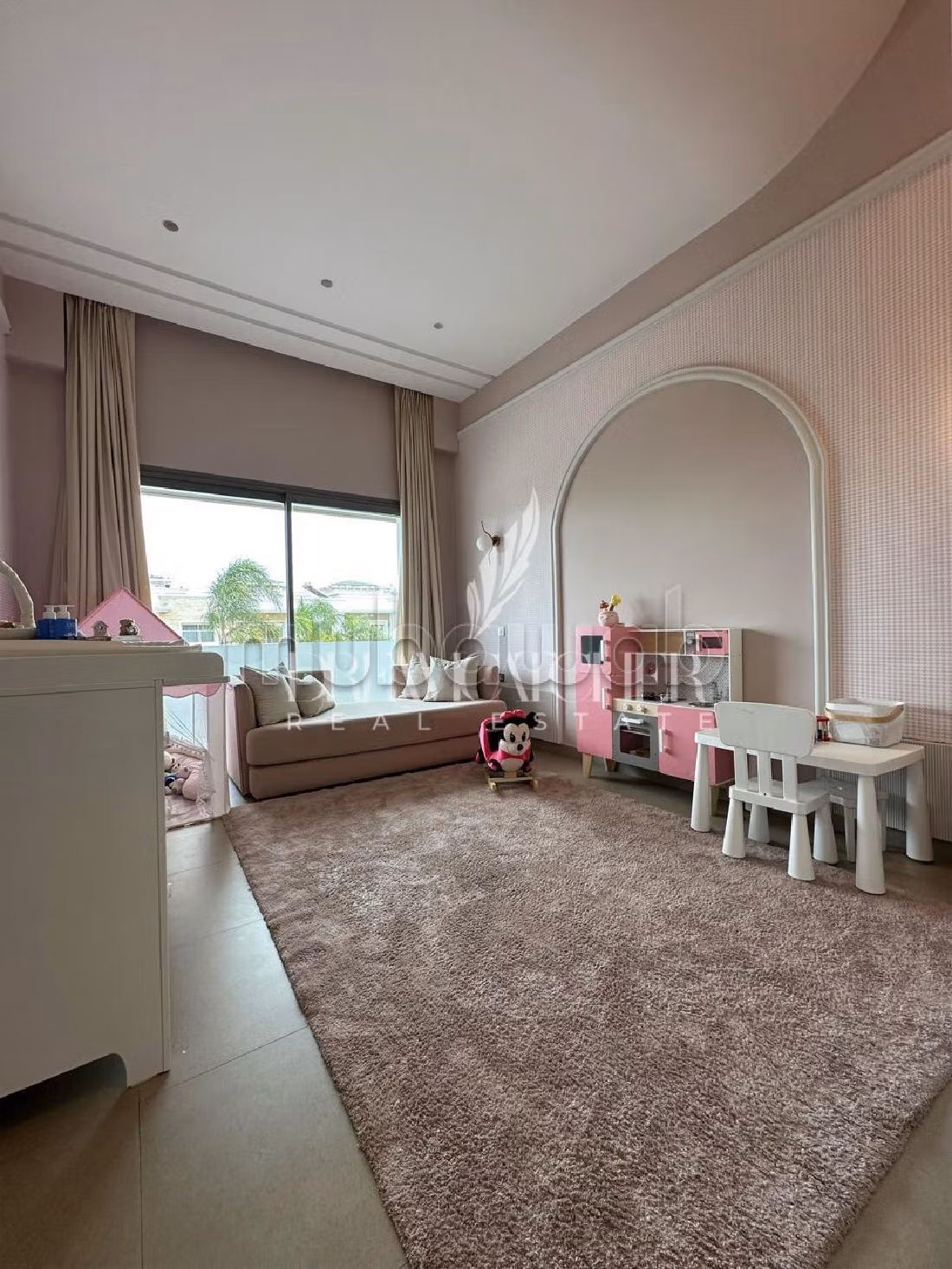 منزل ممتاز للبيع ب المدينة الخضراء. 3 غرف رائعة. مفروشة. 