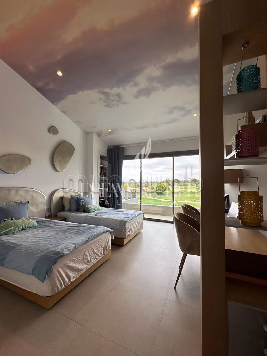 منزل ممتاز للبيع ب المدينة الخضراء. 3 غرف رائعة. مفروشة. 