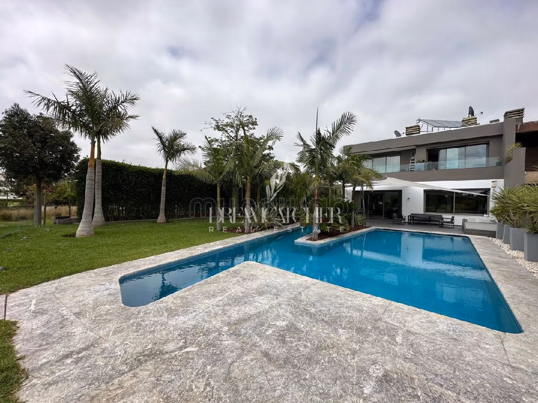 منزل ممتاز للبيع ب المدينة الخضراء. 3 غرف رائعة. مفروشة. 