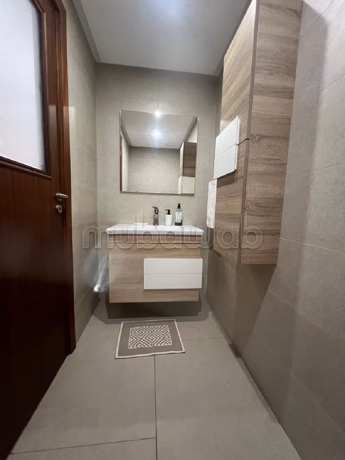 Beautiful apartment for sale in Kébibat. 3 beautiful rooms. Traditional Moroccan living room, Secured neighbourhood. 