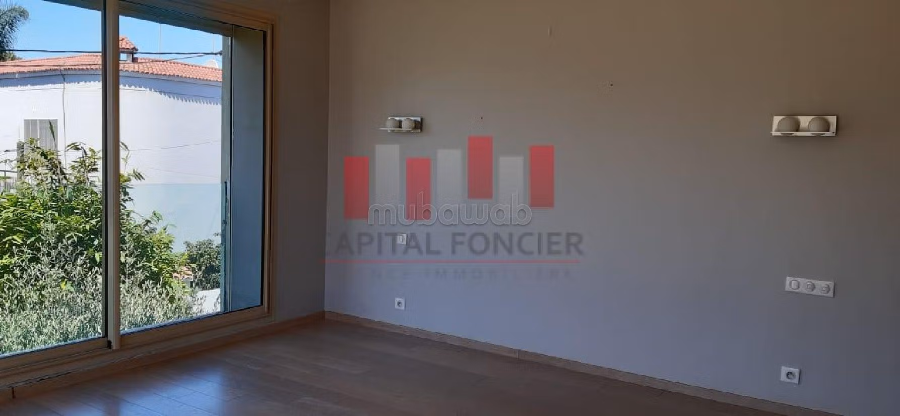 Straordinaria casa di lusso in affitto a CIL Hay Salam. 4 camere da letto. Camino e aria condizionata