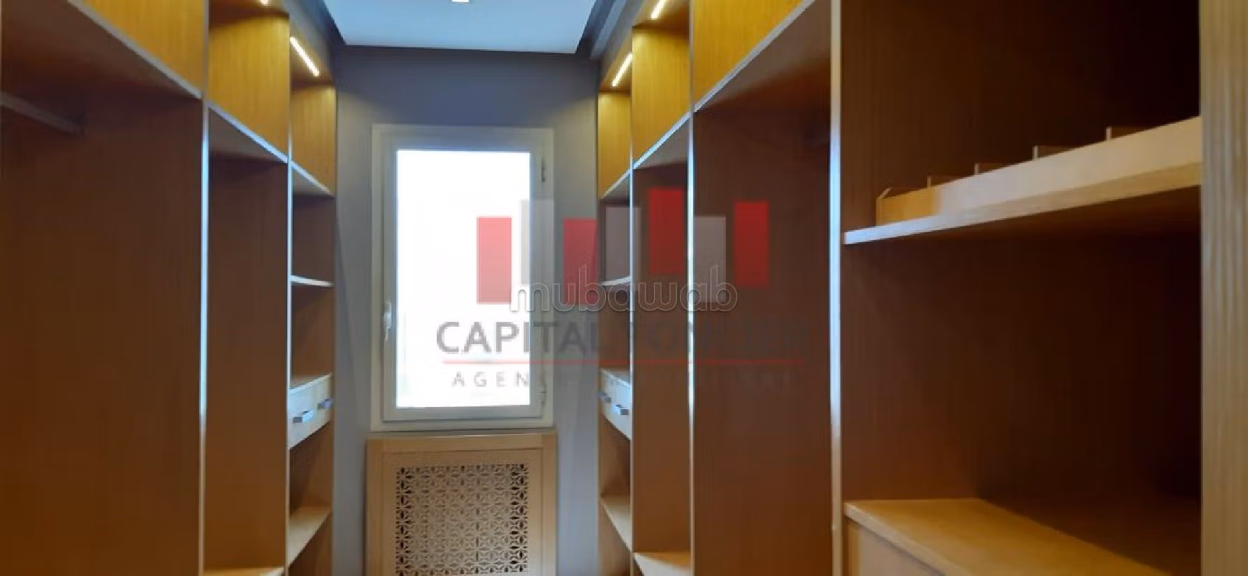 Straordinaria casa di lusso in affitto a CIL Hay Salam. 4 camere da letto. Camino e aria condizionata